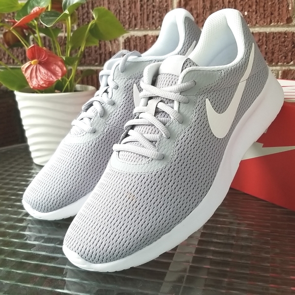 nike tanjun 2e